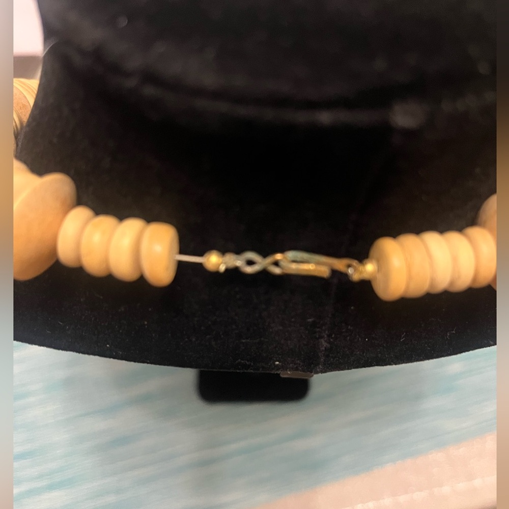 🐥 Vintage Cream, Brown and Wood Black Beaded Necklace - Picture 5 of 5